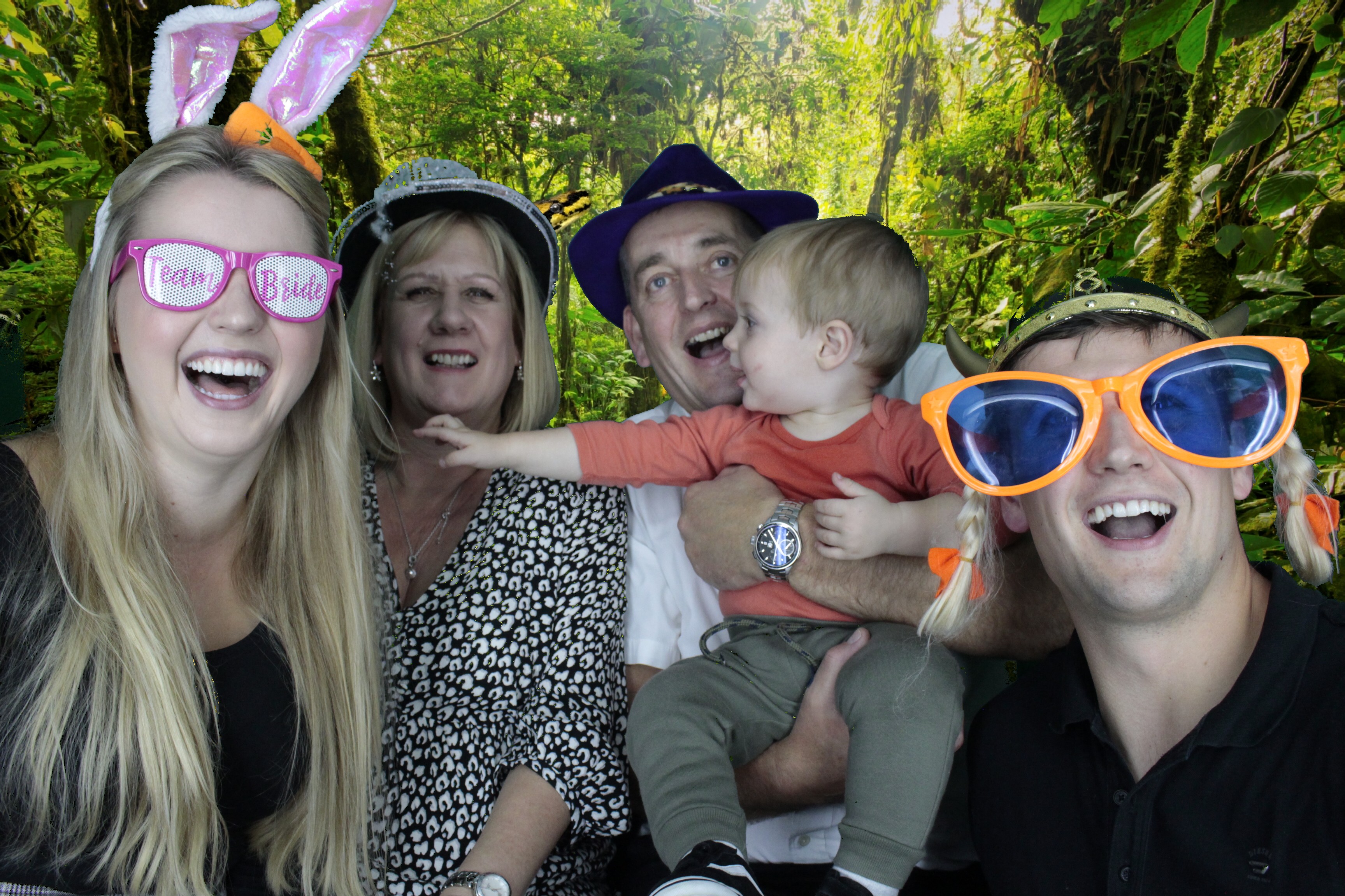 Nikki and Lance's Wedding | View more photos from the event at gallery.myphotoboothexperience.co.uk/u/MyPhotoBoothExperienceLtd/Nikki-and-Lances-Wedding